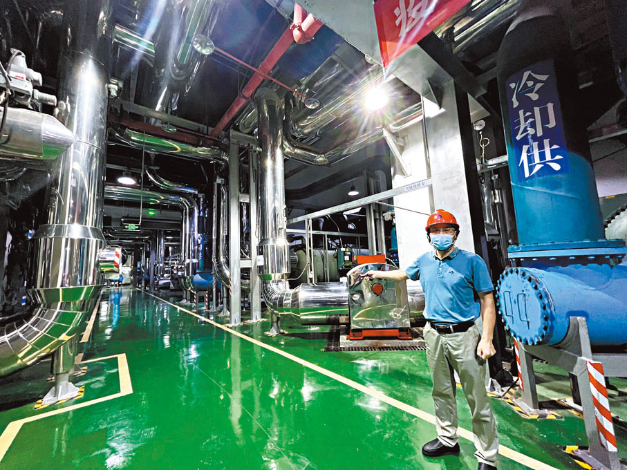 ◆静安2号供冷站。 香港文汇报记者李望贤摄